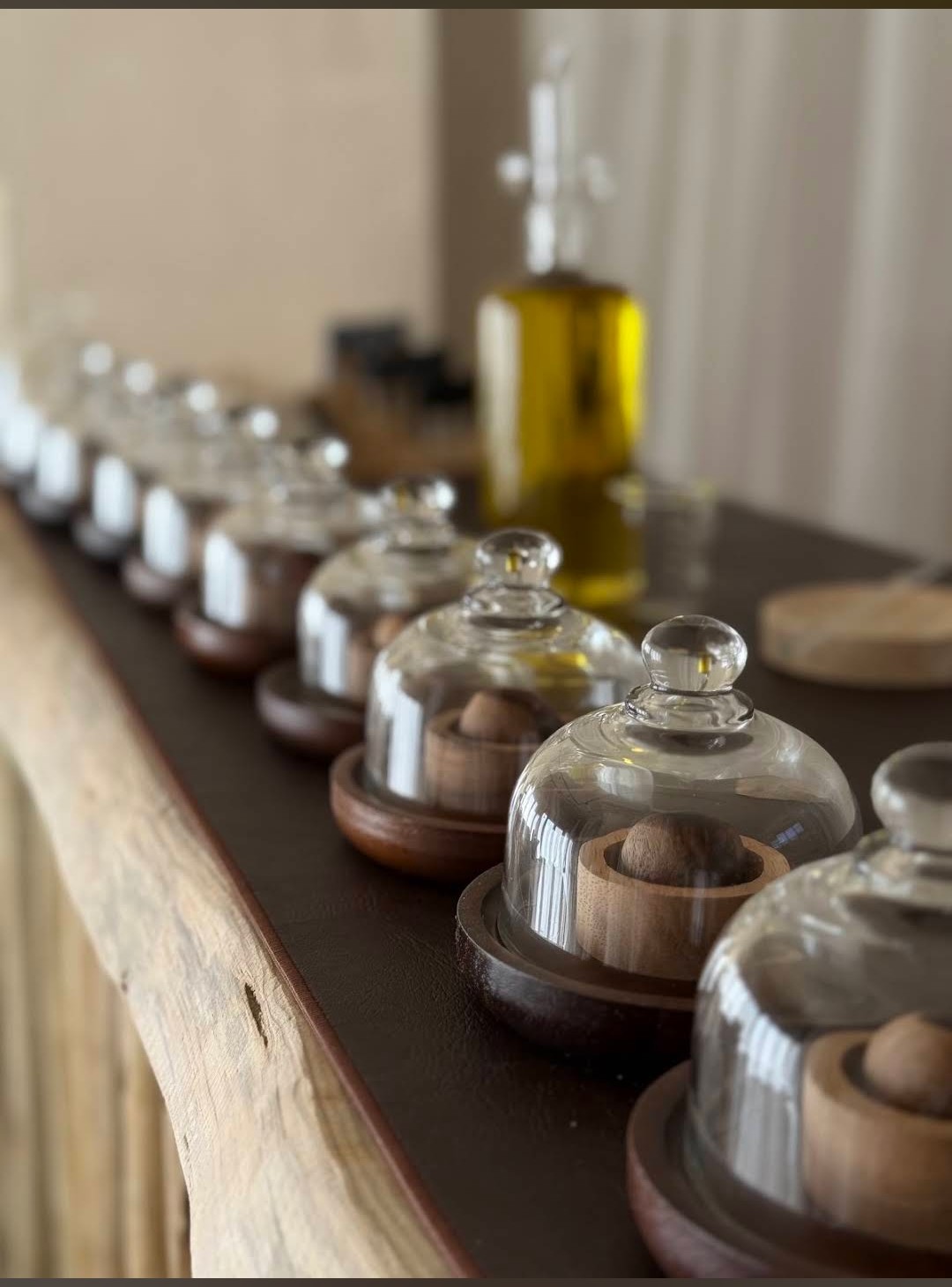 Scent bar for personalised oils